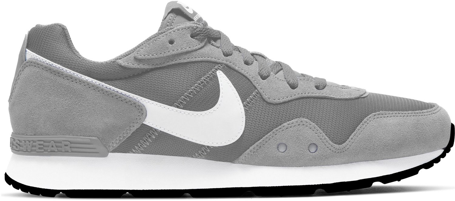 nike men's venture runner sneaker tan