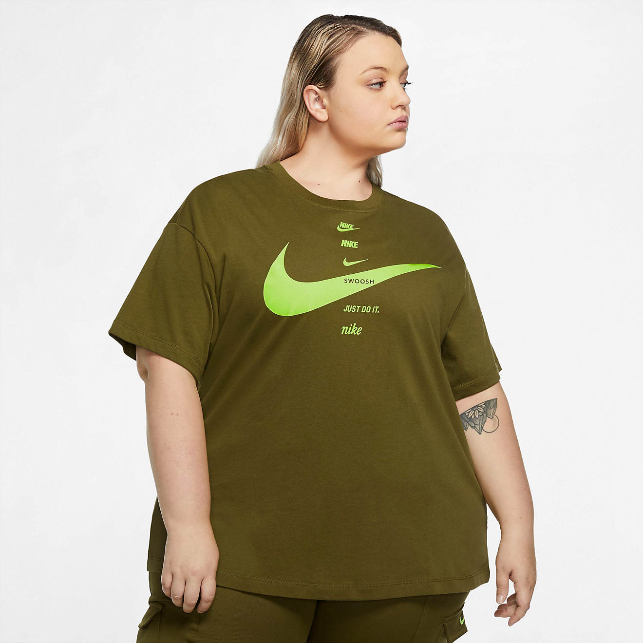 Nike Women's Sportswear Swoosh Plus Size Short Sleeve T-shirt | Academy
