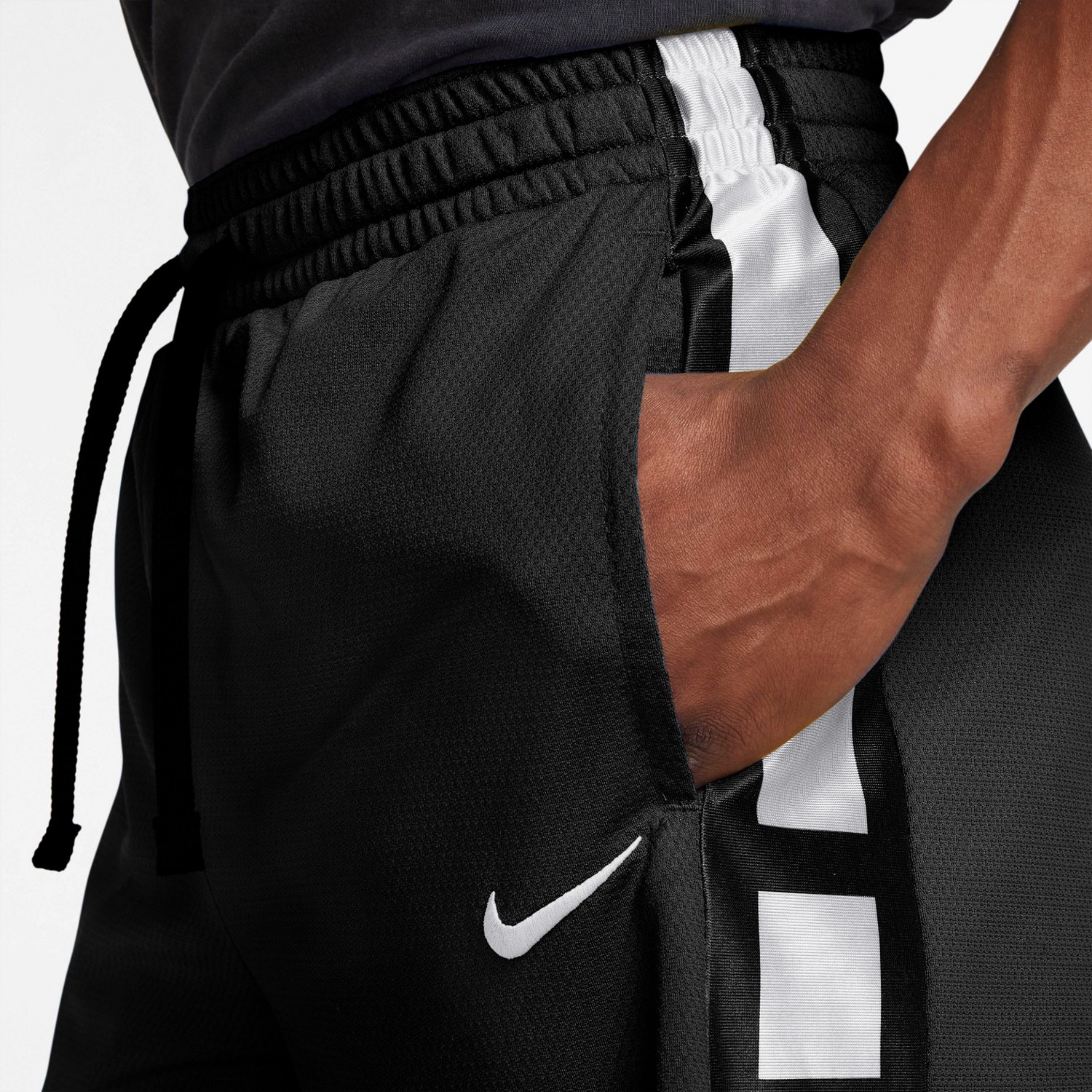 cz6379 010 nike