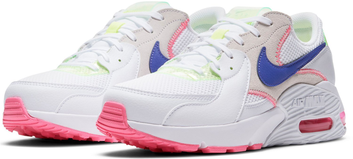 do women's air max run small