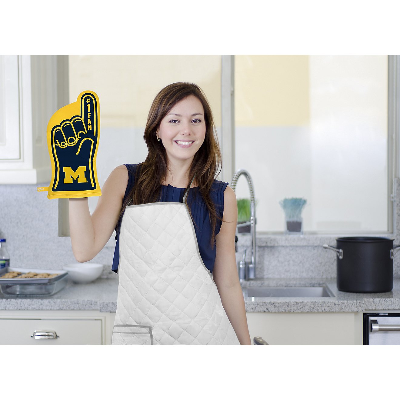 YouTheFan University of Michigan #1 Oven Mitt                                                                                    - view number 4