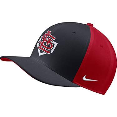 Nike Men's St. Louis Cardinals CLC99 Statement Snapback Ball Cap                                                                
