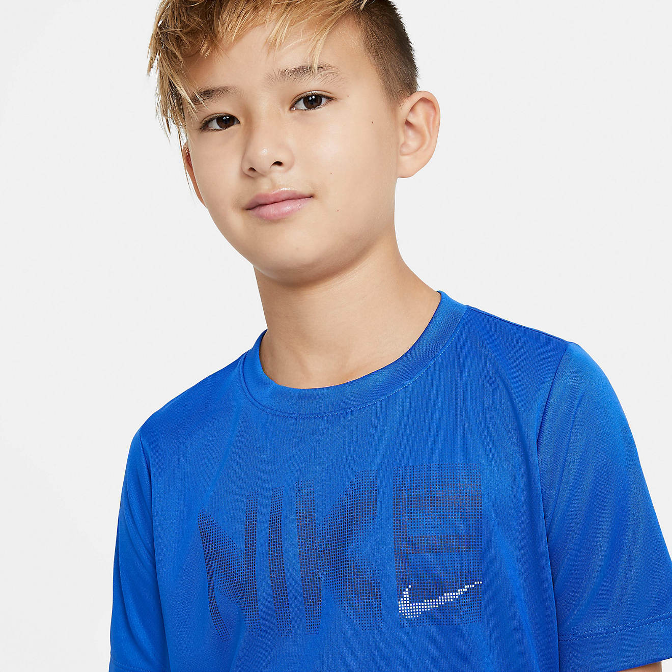 Nike Boys’ Dri-FIT Trophy Graphic Extended Sizing Size T-shirt | Academy