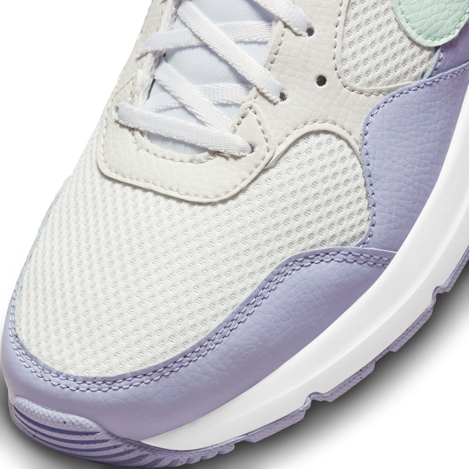 do women's air max run small