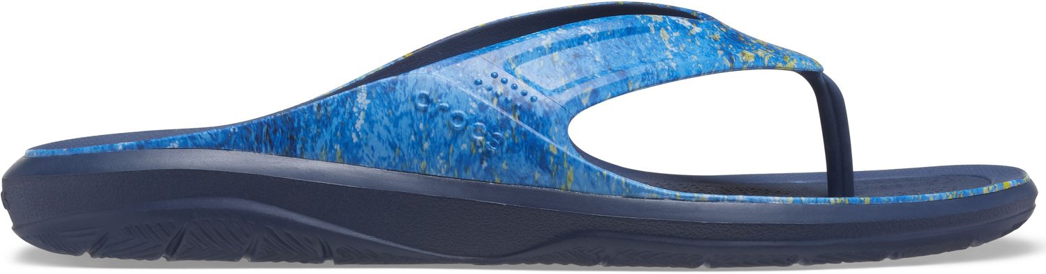 Crocs Men's Swiftwater Mossy Oak Coastal Wave Flip Flops | Academy