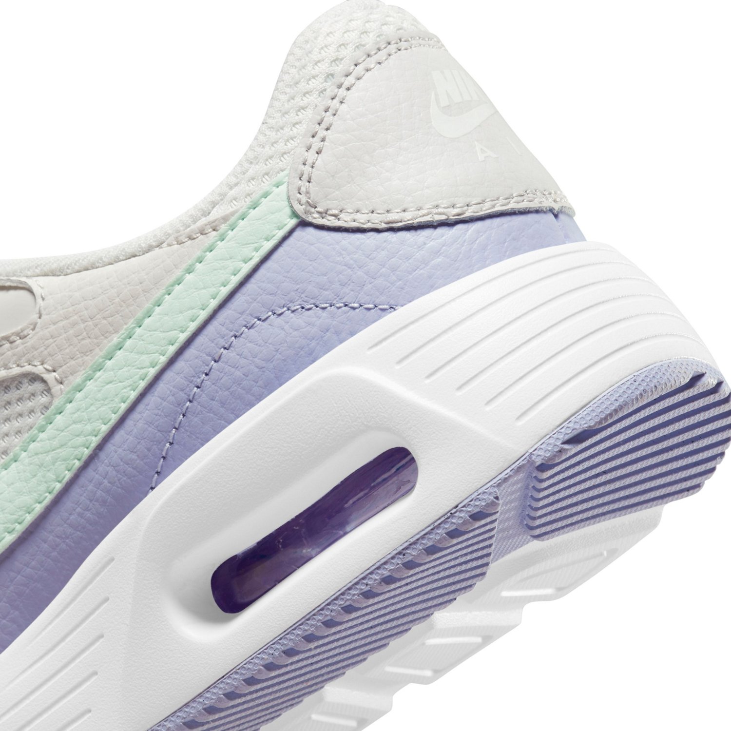 do women's air max run small