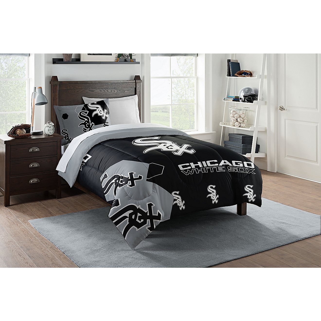 Northwest Chicago White Sox Hexagon 64 in x 86 in Twin Comforter Set                                                             - view number 1