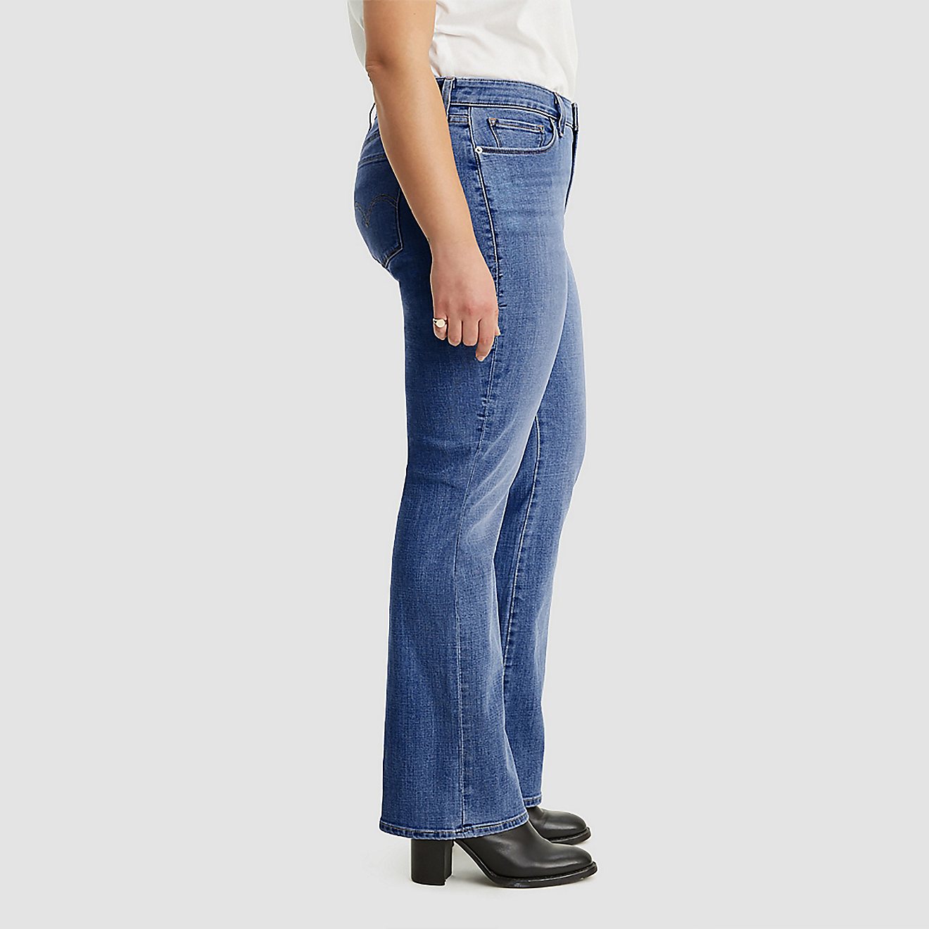 Levi's Women's 415 Classic Plus Sized Boot Jeans                                                                                 - view number 3