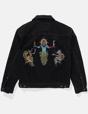 AE x Golgo Chamarra de Denim con Bordado del Día de los Muertos