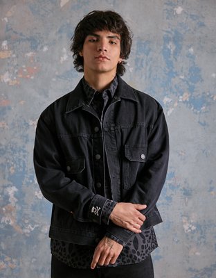 AE x Golgo Chamarra de Denim con Bordado del Día de los Muertos