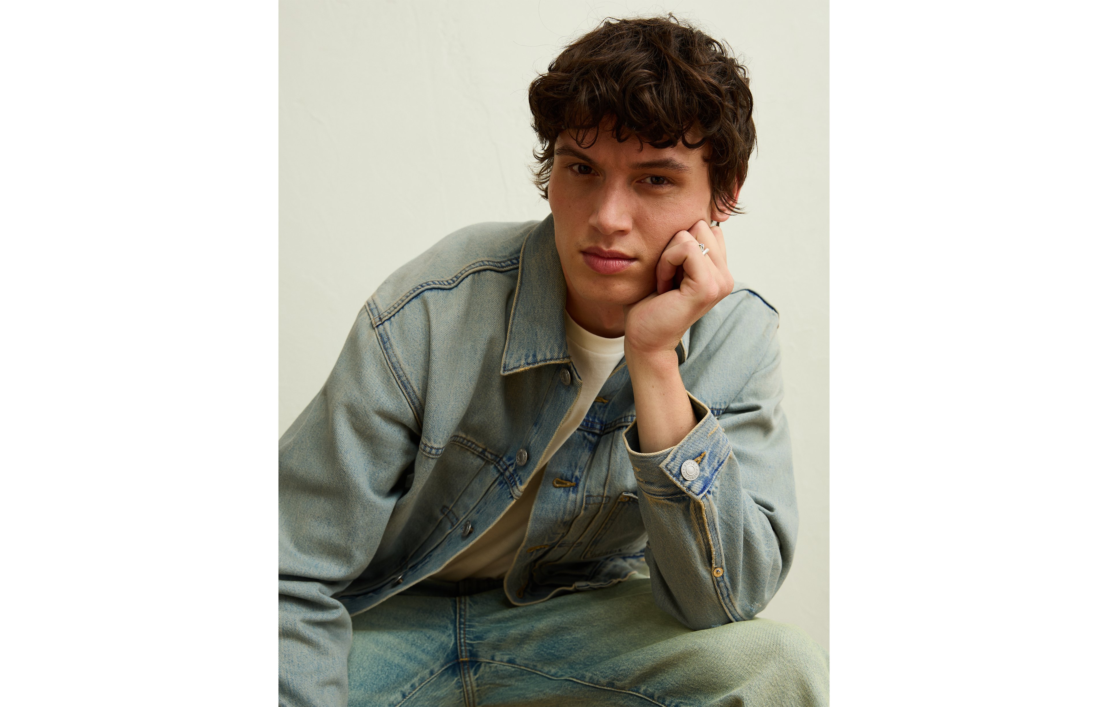 AE Relaxed Fit Denim Jacket