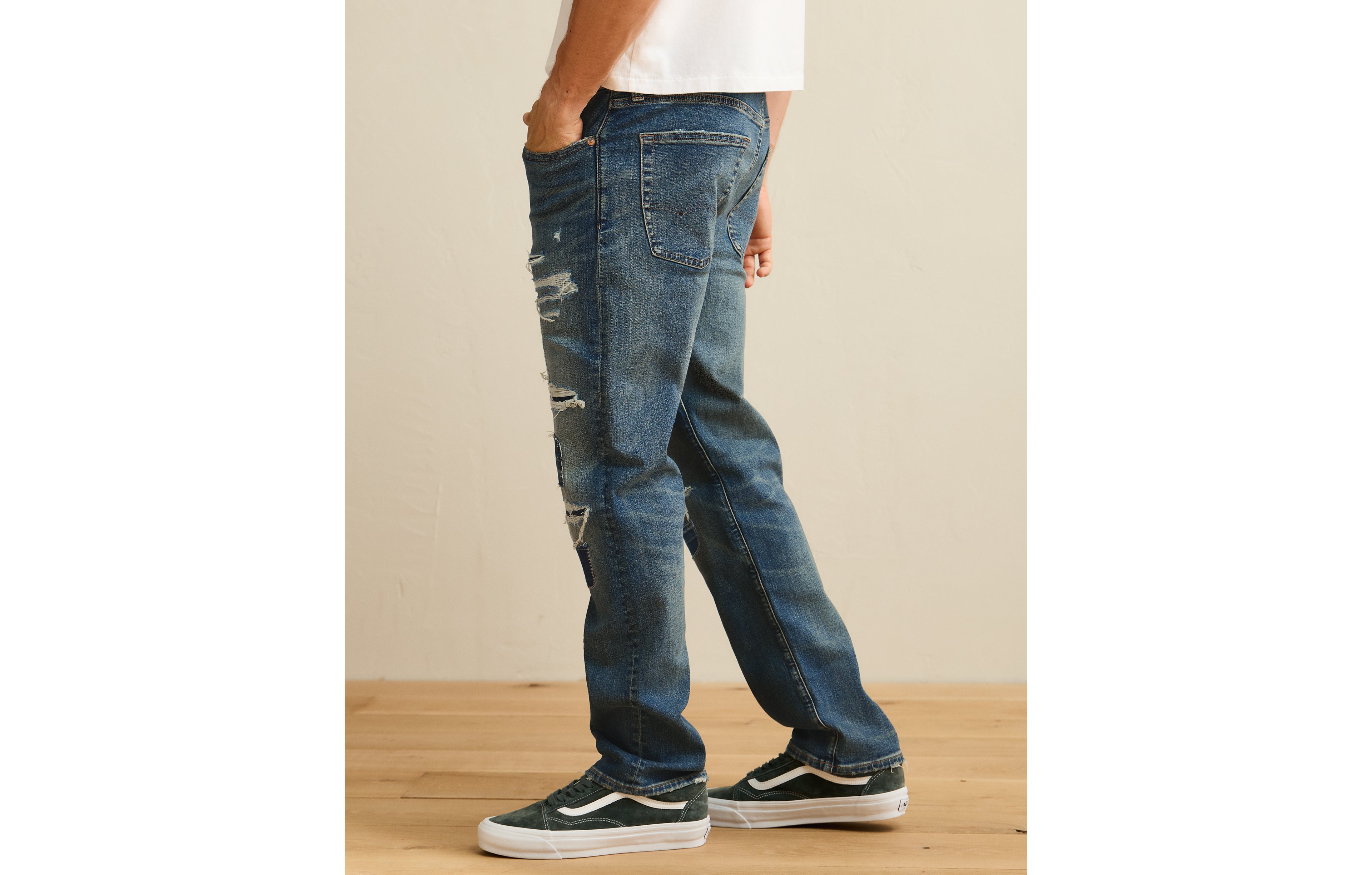AE 19 Jean