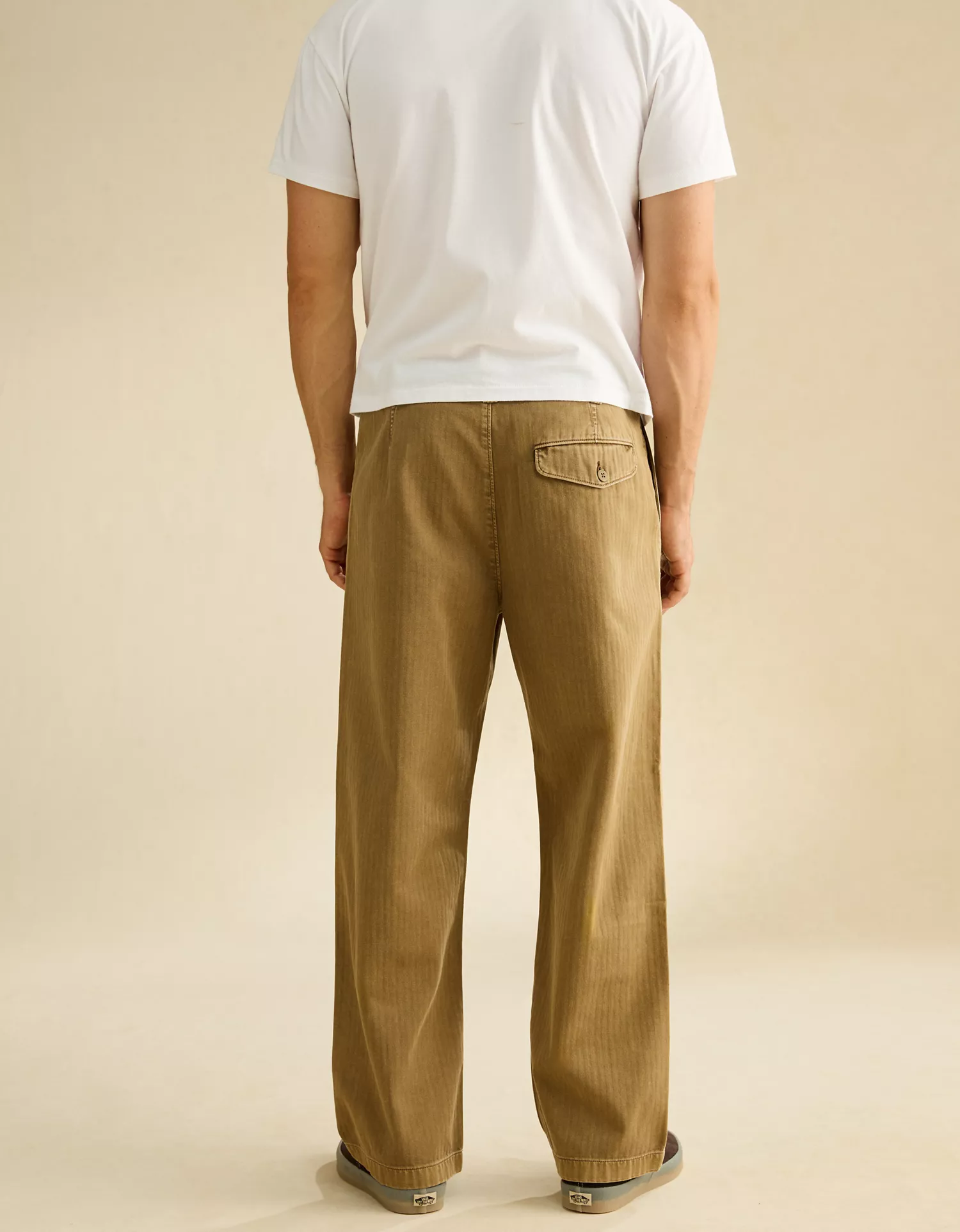 AE Loose Fit Lived-In Pleated Khaki Pant - thumbnail 9
