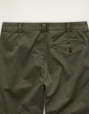 AE Loose Fit Lived-In Pleated Khaki Pant