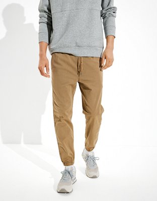 Jogger regular American Eagle Trkker estampado camuflaje para