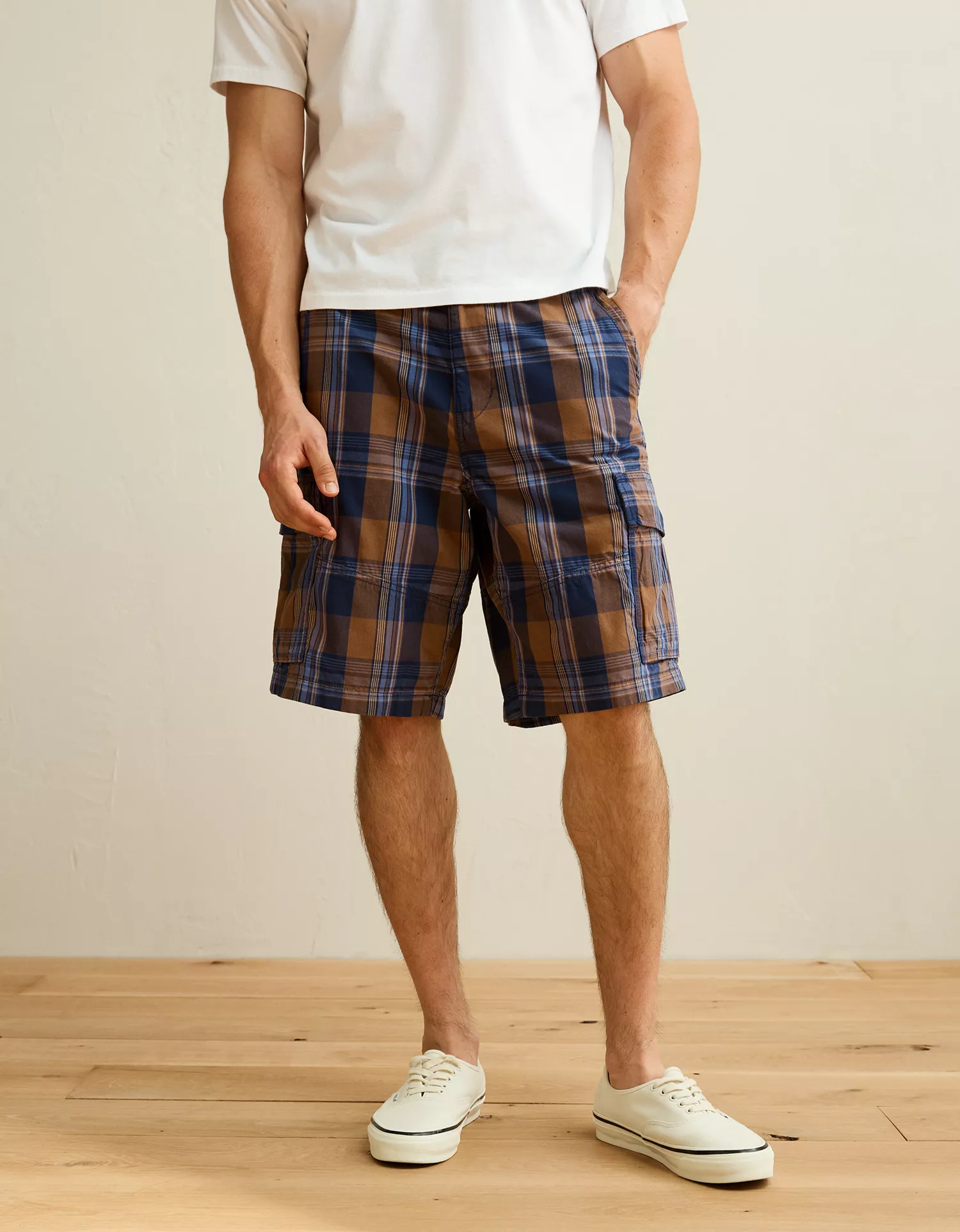 AE 10" Lived-In Cargo Short