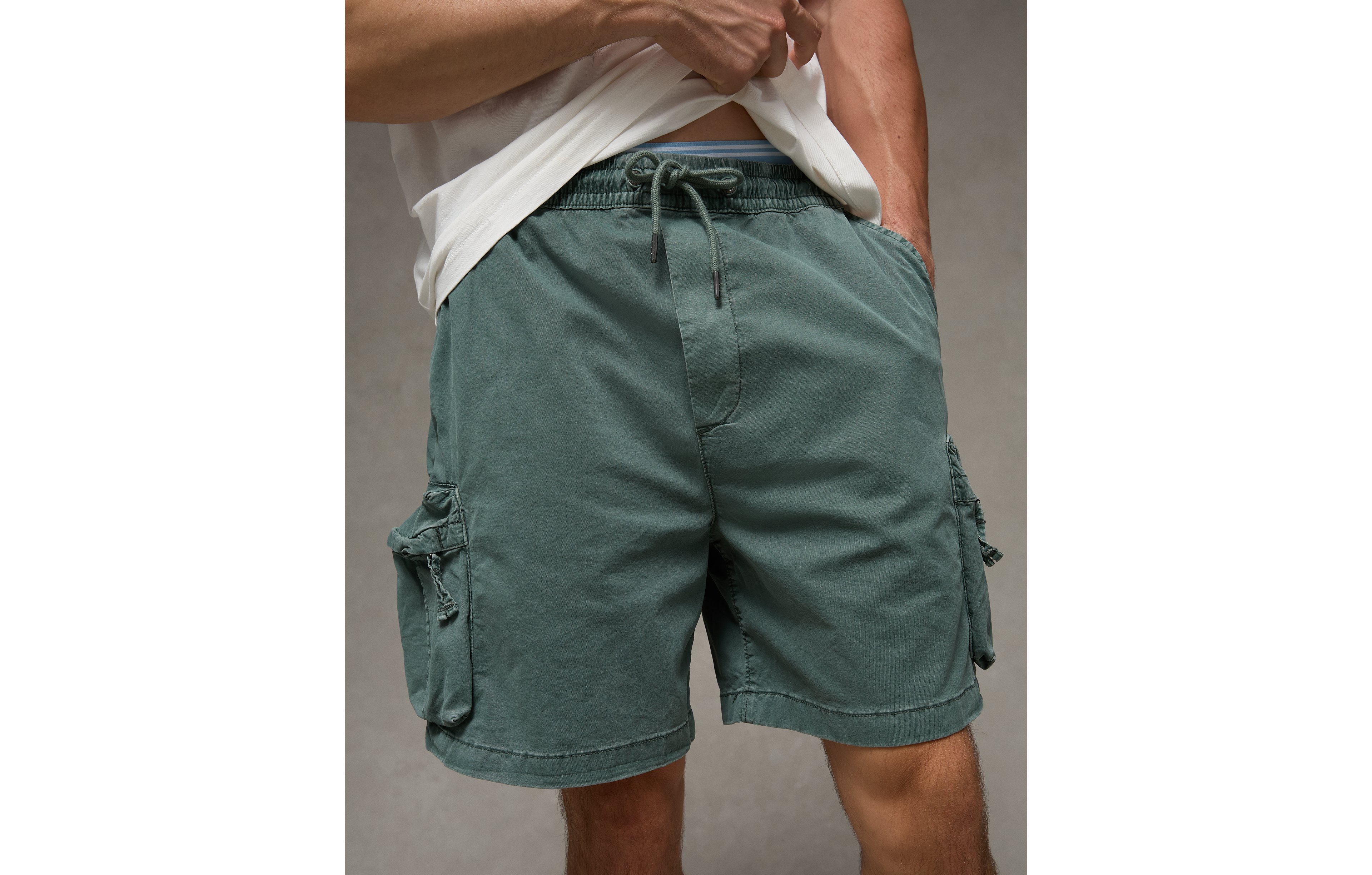 AE 6.5" Flex Lived-In Pull-On Cargo Short