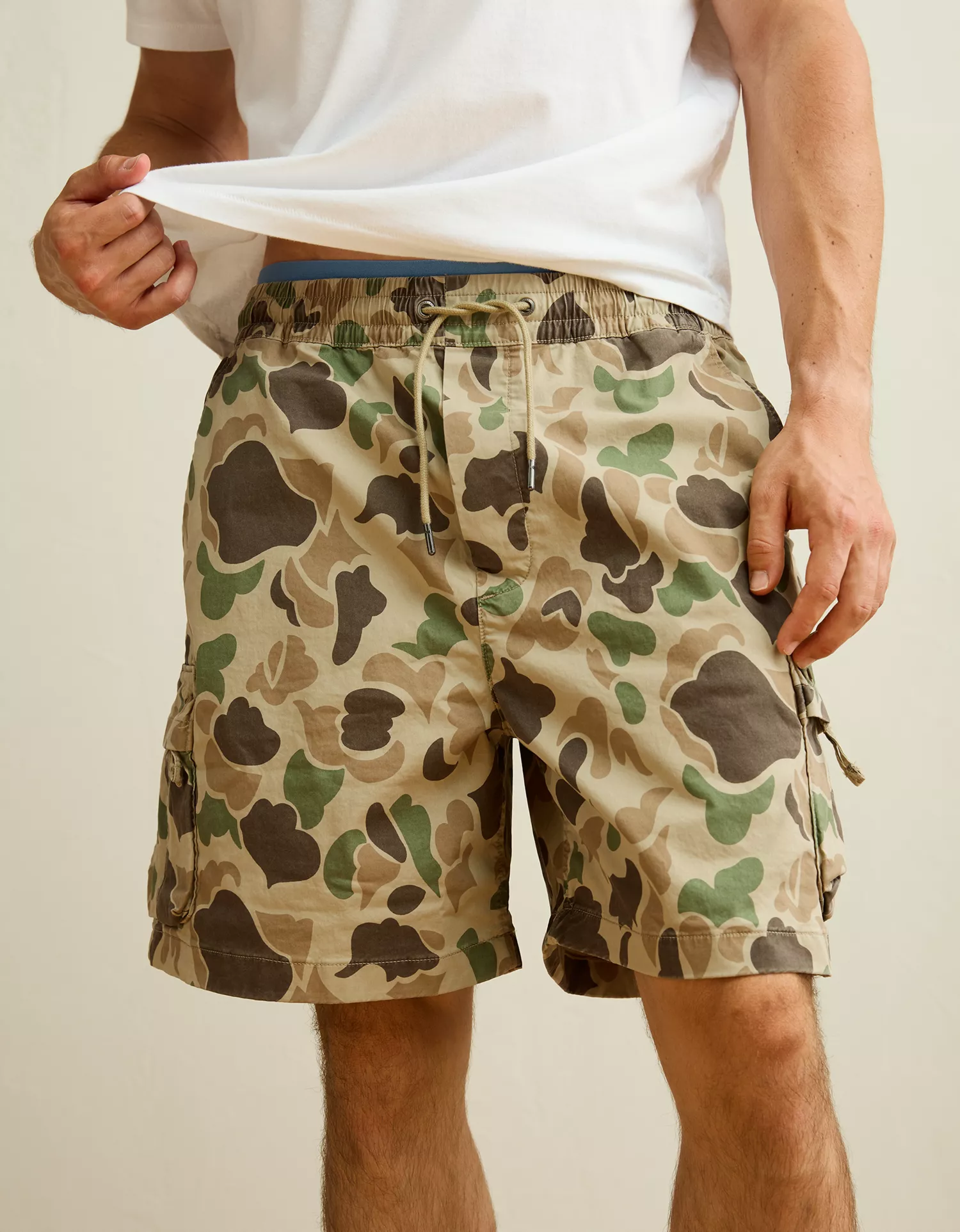 AE 6.5" Flex Lived-In Pull-On Cargo Short