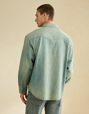 Мужская рубашка American Eagle AE Relaxed Denim Western, цвет: Светлая варка — фото 2