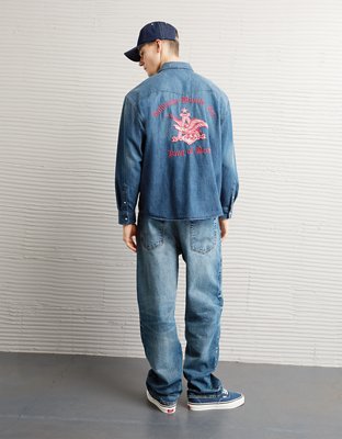 Мужская рубашка American Eagle AE Relaxed Fit Budweiser Denim Button-Up, цвет: Потёртый синий — фото 2