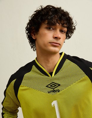 AE x Umbro Goalkeeper Jersey | American Eagle