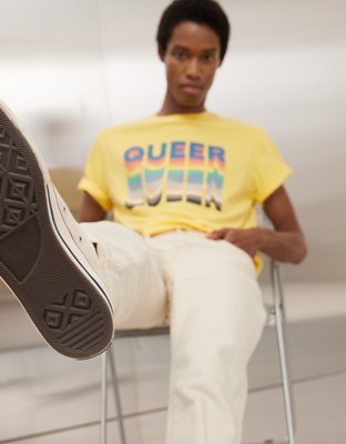T-shirt con gráfico de Pride AE