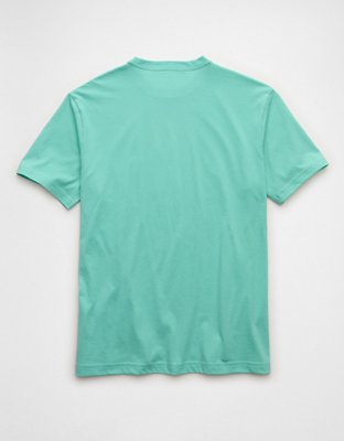 AE Standard Fit Lightweight Logo Graphic T-Shirt