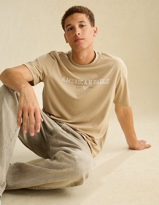 AE Standard Fit Lightweight Logo Graphic T-Shirt