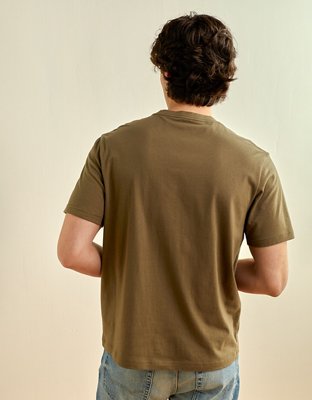 AE Standard Fit Lightweight Logo Graphic T-Shirt