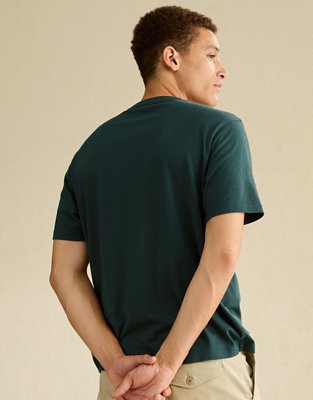 AE Standard Fit Lightweight Logo Graphic T-Shirt