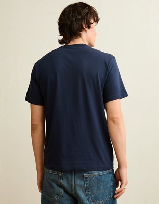 AE Standard Fit Lightweight Logo Graphic T-Shirt