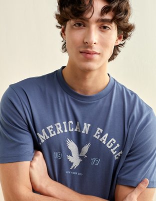 AE Standard Fit Lightweight Logo Graphic T-Shirt