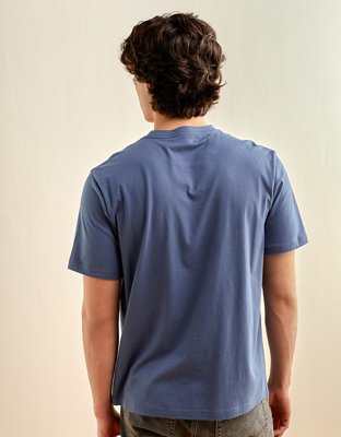 AE Standard Fit Lightweight Logo Graphic T-Shirt