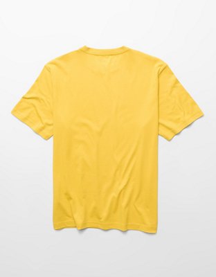 AE Standard Fit Lightweight Logo Graphic T-Shirt