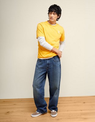 AE Standard Fit Lightweight Logo Graphic T-Shirt