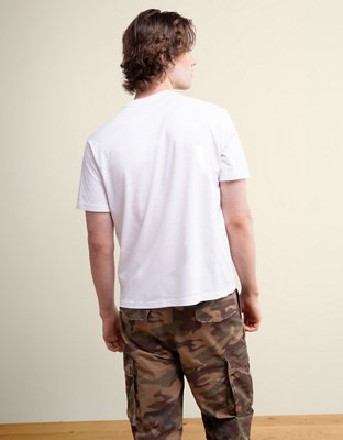 AE Standard Fit Lightweight Logo Graphic T-Shirt