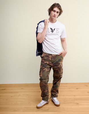 AE Standard Fit Lightweight Logo Graphic T-Shirt