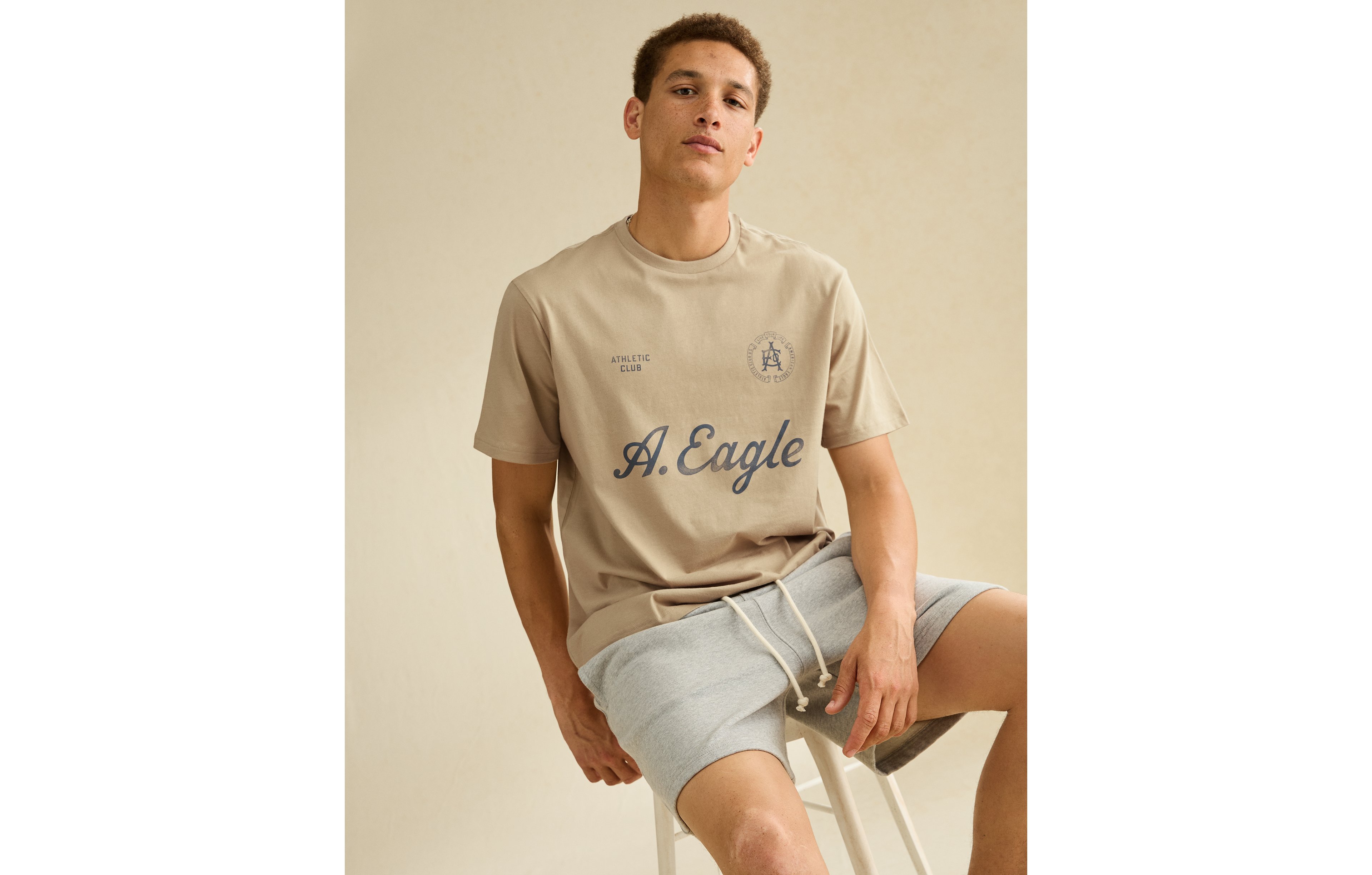 AE Standard Fit Graphic Logo T-Shirt