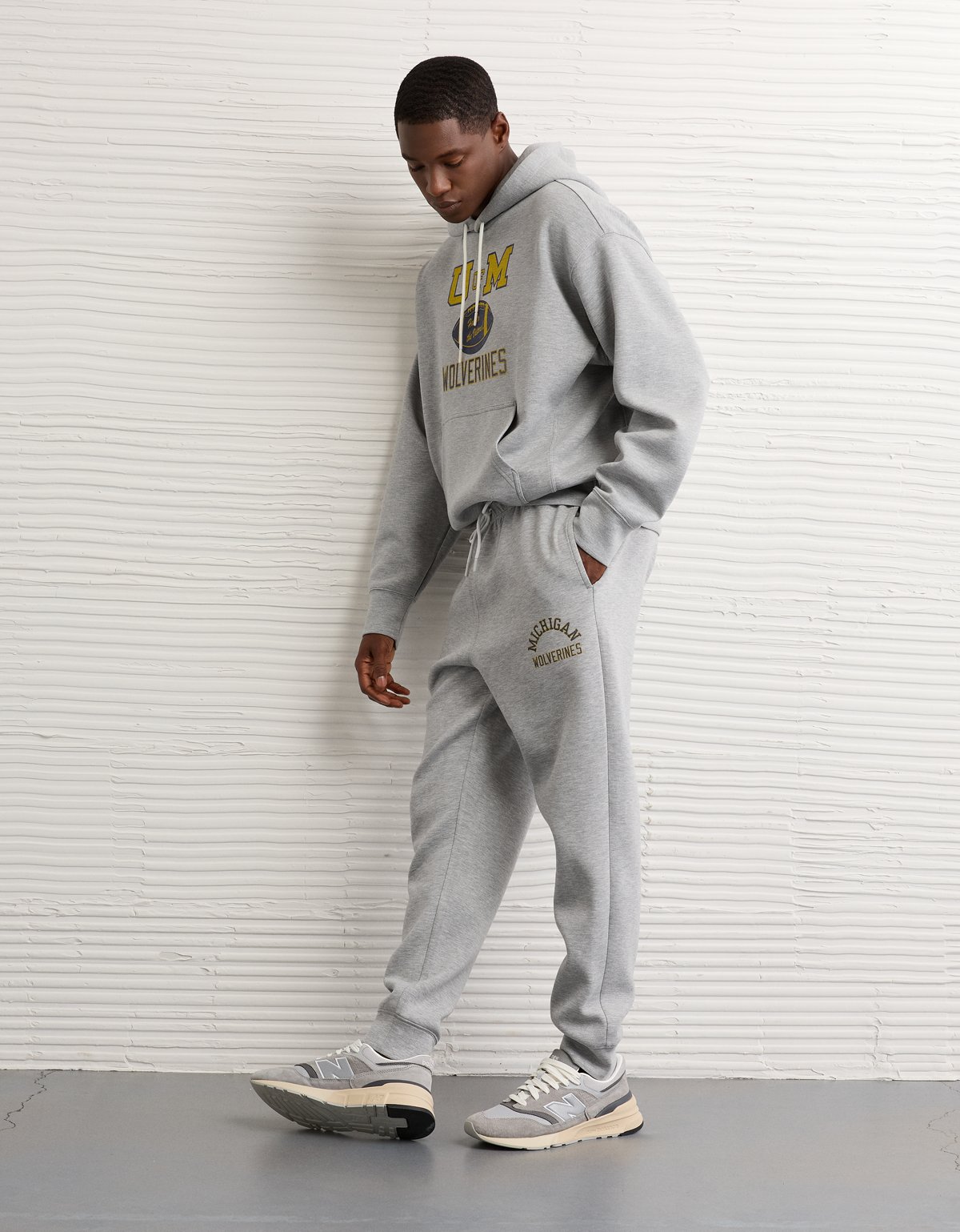 AE 24/7 Michigan Wolverines Graphic Jogger - image 5
