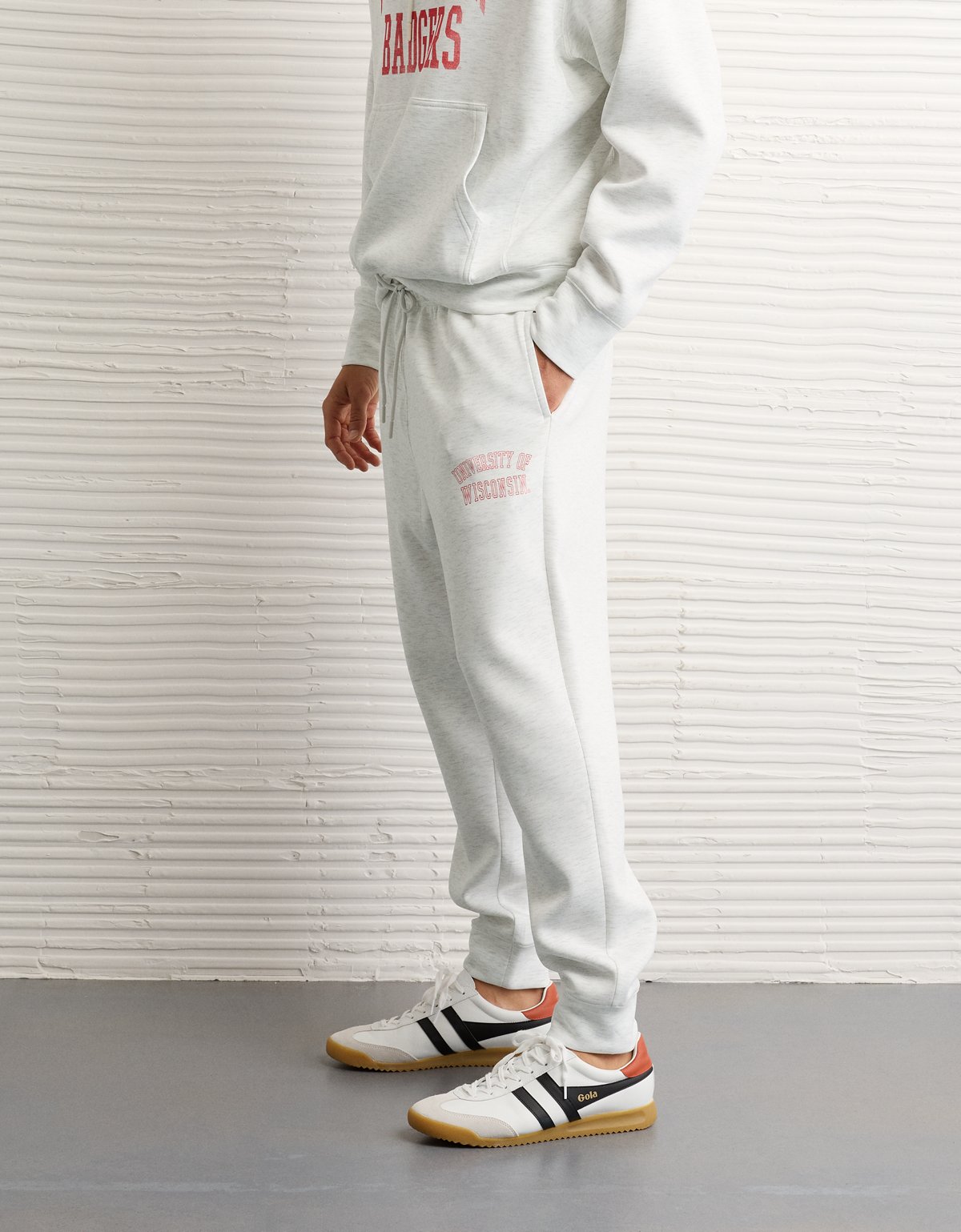 AE 24/7 Wisconsin Badgers Graphic Jogger - image 5
