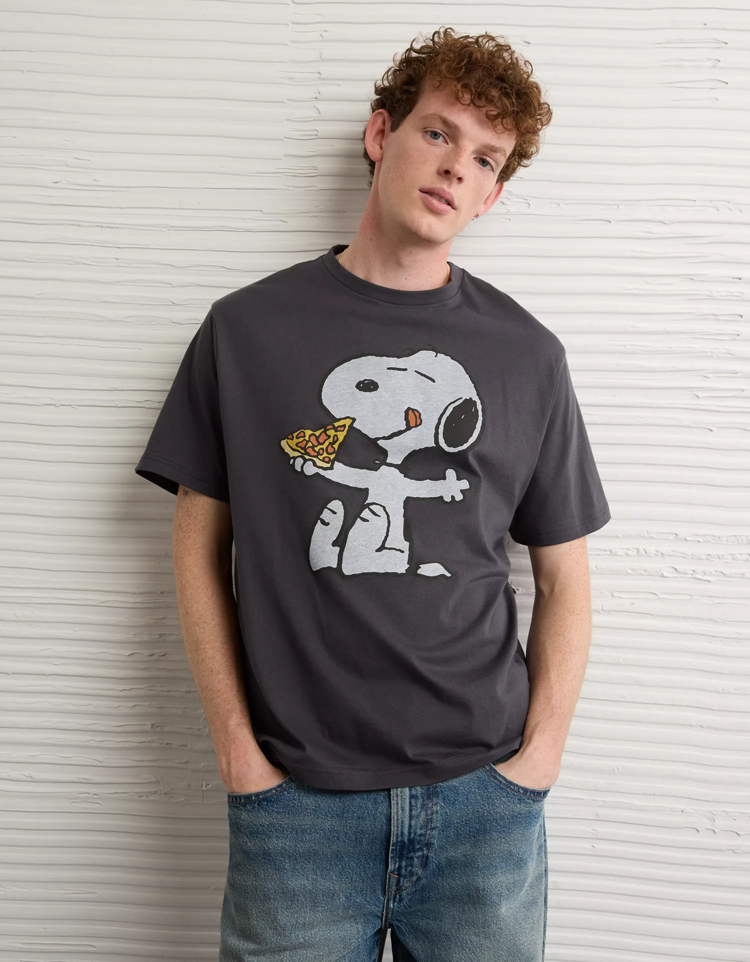 AE Standard Fit Snoopy Graphic T-Shirt