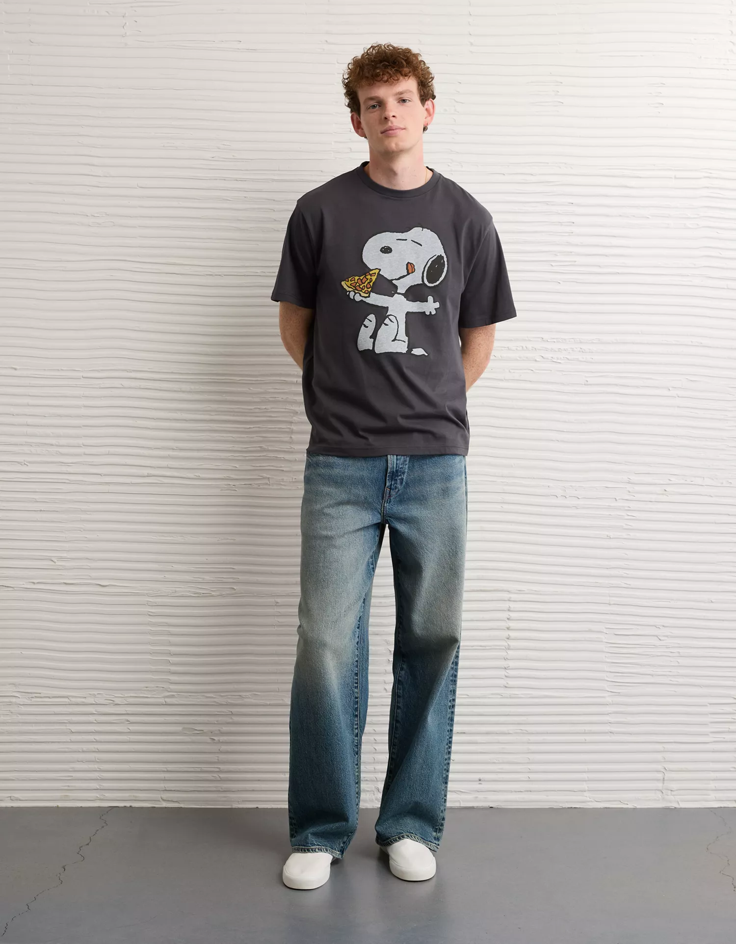AE Standard Fit Snoopy Graphic T-Shirt - thumbnail 4