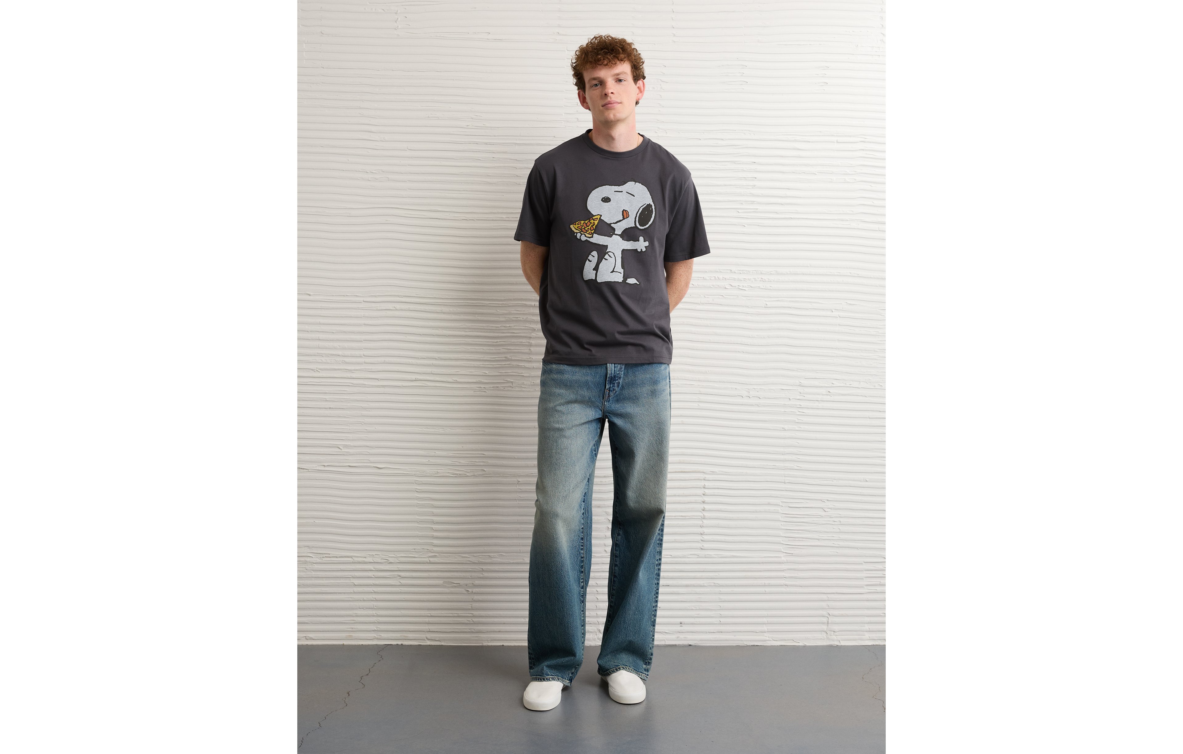 AE Standard Fit Snoopy Graphic T-Shirt