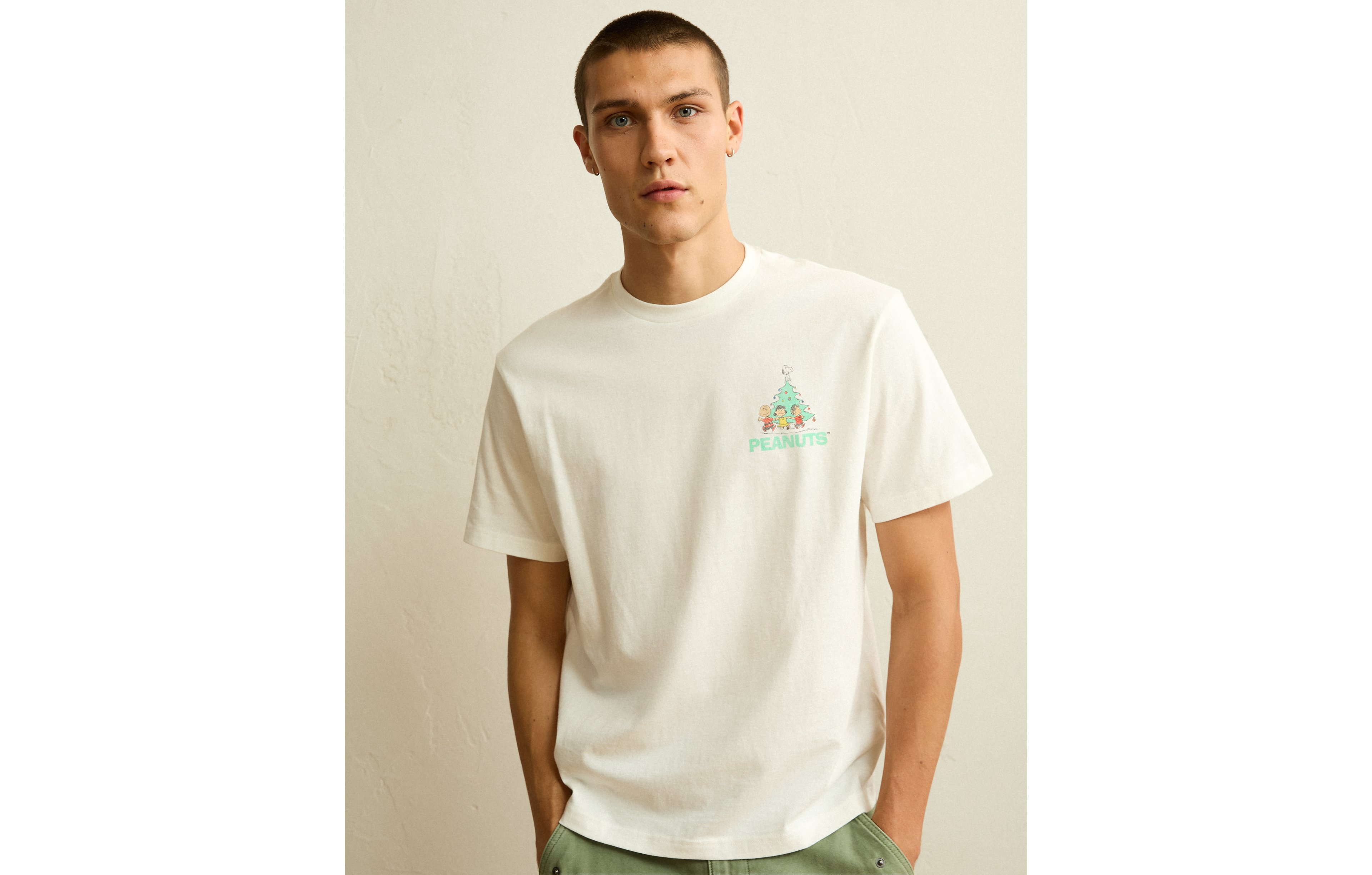 AE Standard Fit Charlie Brown Graphic T-Shirt