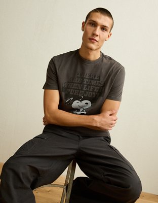 AE Standard Fit Snoopy Graphic T-Shirt