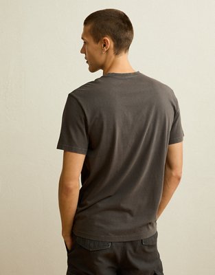 AE Standard Fit Snoopy Graphic T-Shirt