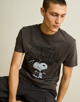 AE Standard Fit Snoopy Graphic T-Shirt