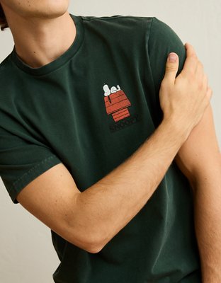 AE Standard Fit Snoopy Graphic T-Shirt