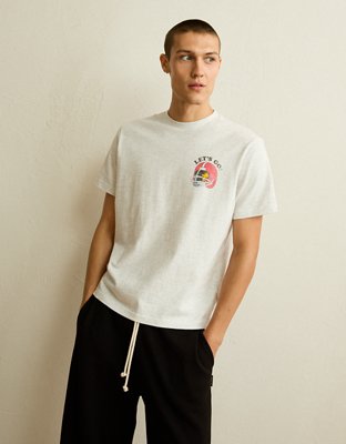 AE Standard Fit Snoopy Graphic T-Shirt
