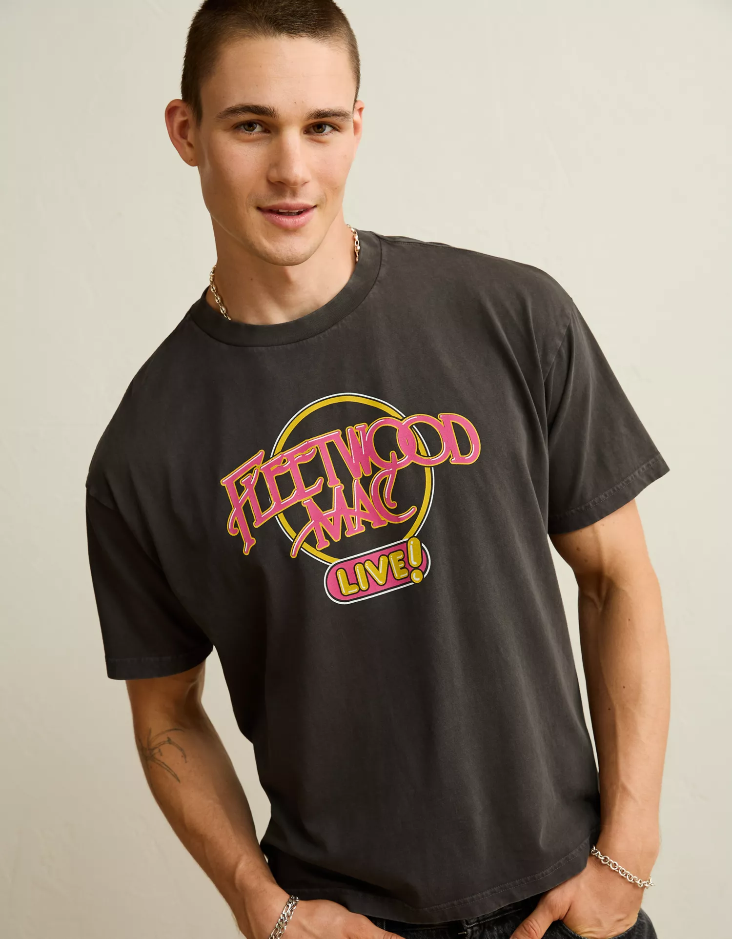 AE Boxy Fit Fleetwood Mac Graphic T-Shirt - thumbnail 3